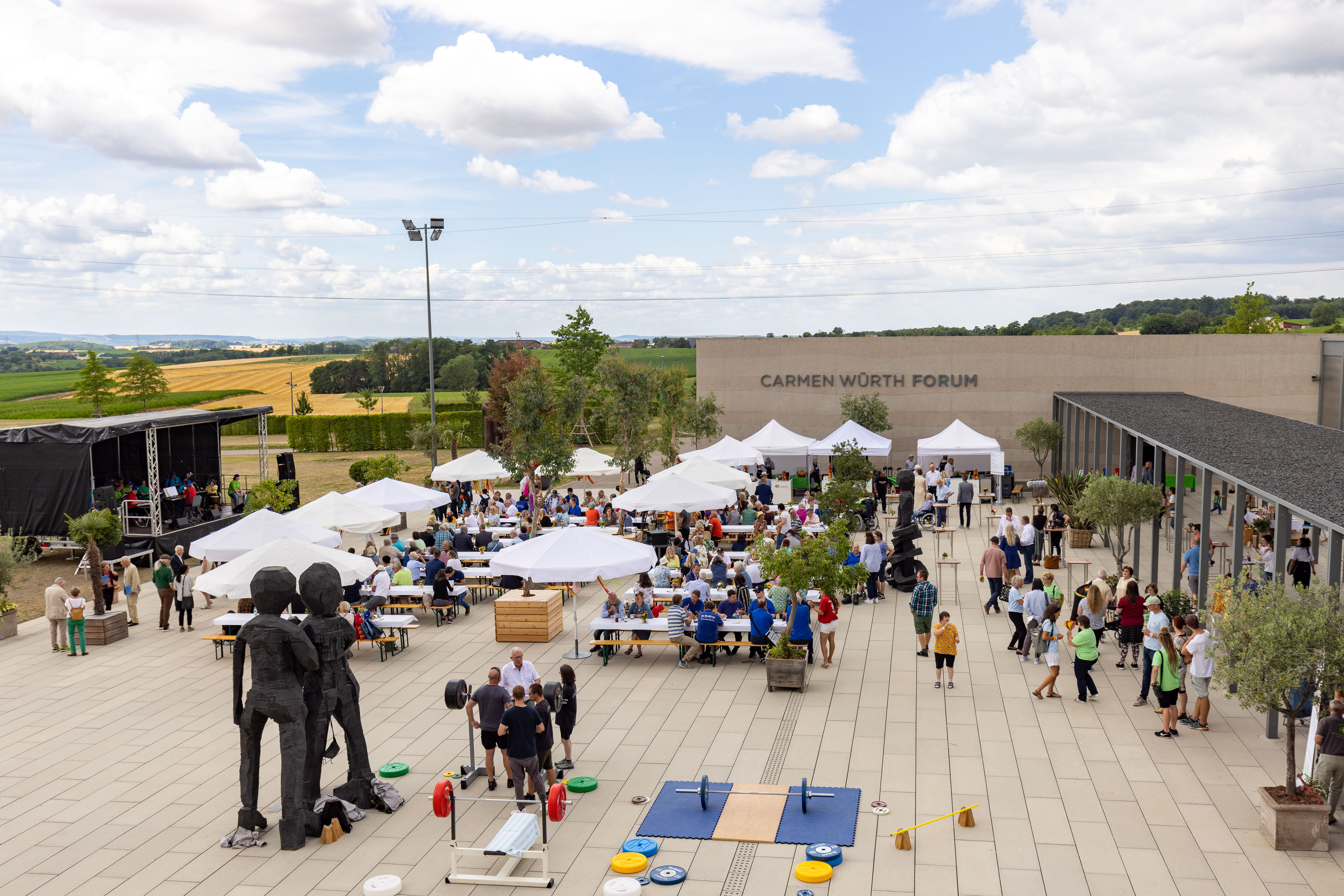 Über 400 Besucherinnen und Besucher genossen den sommerlichen Festtag.