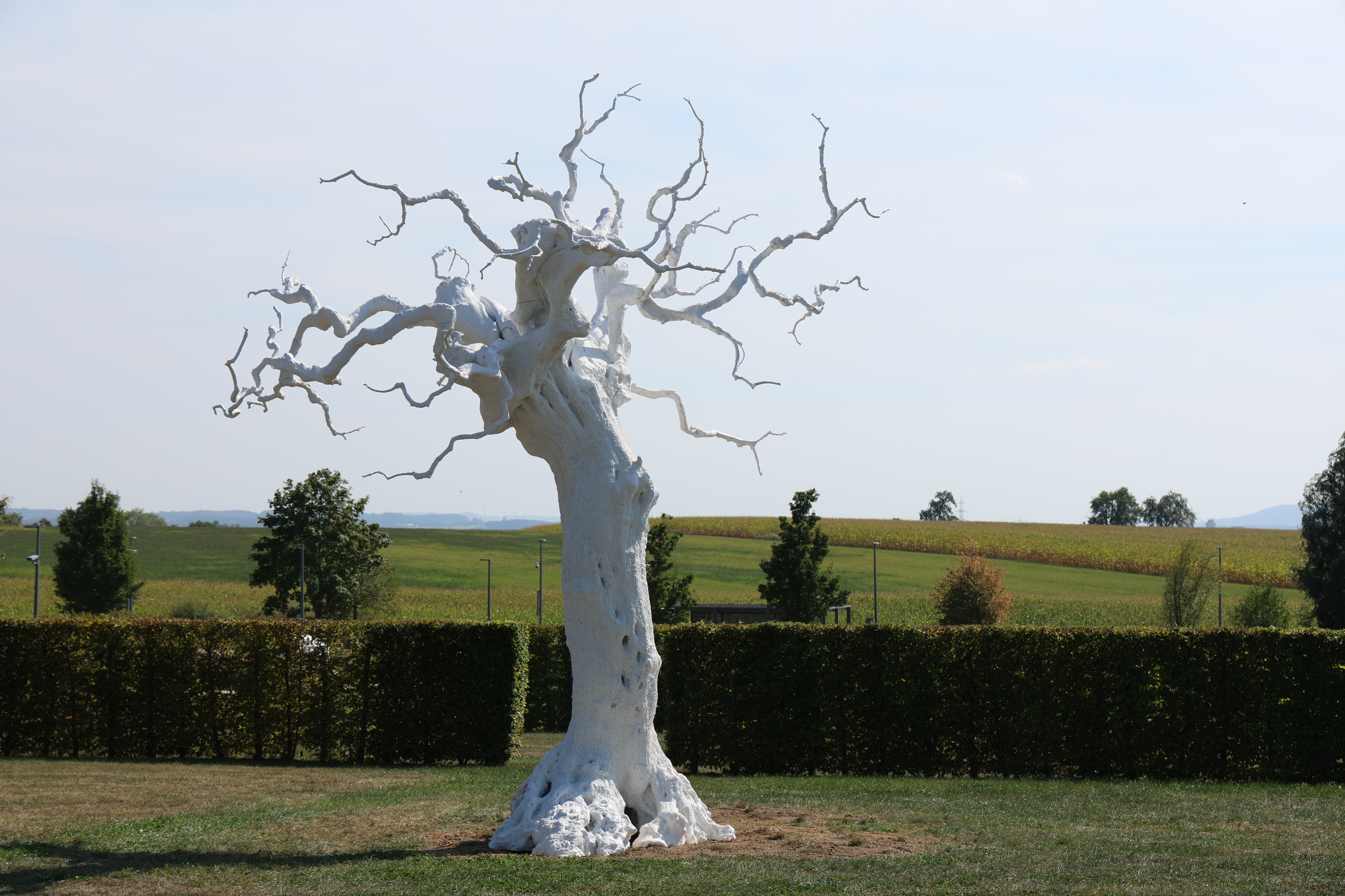 2011, Aluminiumguss, emailliert, 580 x 615 x 630 cm © Ugo Rondinone 2024